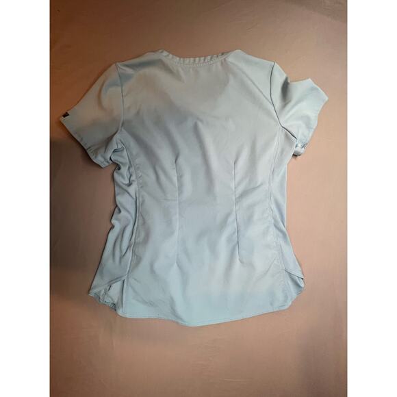 MedCouture Touch Scrub Top Light Blue Women’s Medium Excellent Condition - Picture 9 of 9